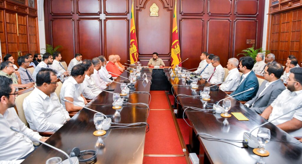 විවාදයකින් තොරව "රටම එකට" ජාතික මෙහෙයුමට එකතුවන්න - ජනපති මාධ්ය හිමිකරුවන්ගෙන් ඉල්ලයි 570308605 1242347671258184 9064475101391562509 n