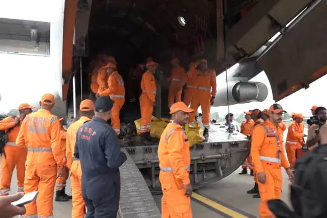 1764391520 india team l