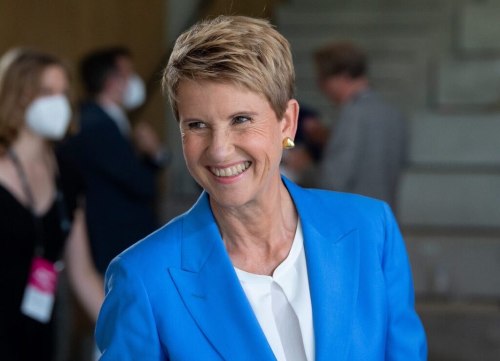 ලෝකය අල්ලට ගත්ත ගැහැණු eröffnung des "munich urban colab"