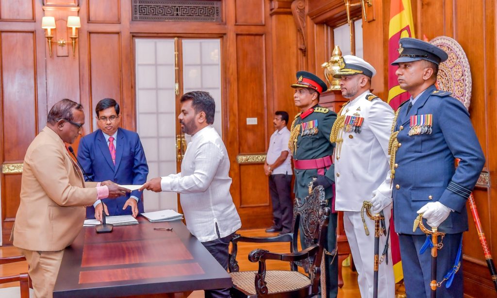 අභාවප්රාප්ත ආණ්ඩුකරුගේ අවසන් කටයුතු සමනල ක්රීඩාංගනයේ දී. mr bandula harischandra – governor of the southern province 1024x614