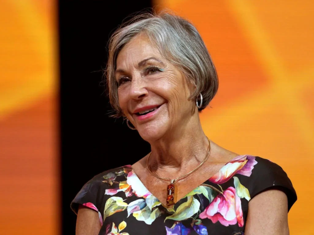 ලෝකය අල්ලට ගත්ත ගැහැණු alice walton