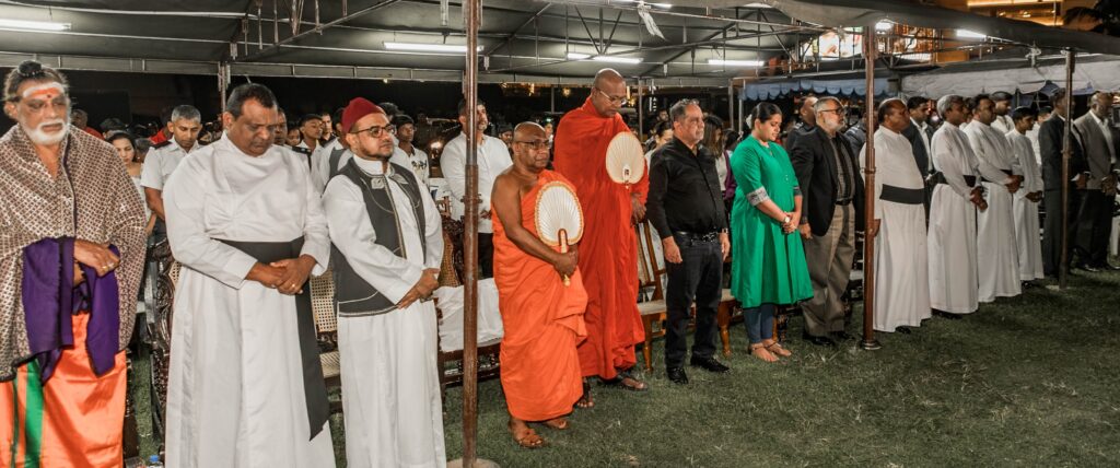 කුණාටුවට එරෙහිව බලාපොරොත්තුවේ පහන් දැල්වූ හැටි 600374550 872587249057857 5382744335271029971 n