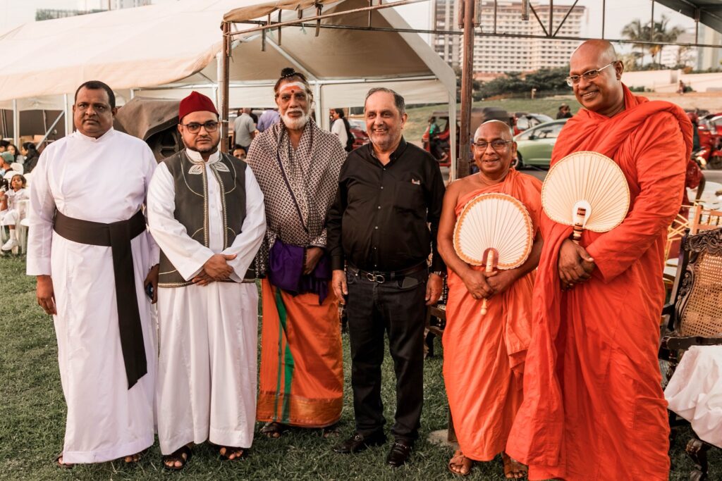 කුණාටුවට එරෙහිව බලාපොරොත්තුවේ පහන් දැල්වූ හැටි 600561856 872586532391262 4273959305364359246 n