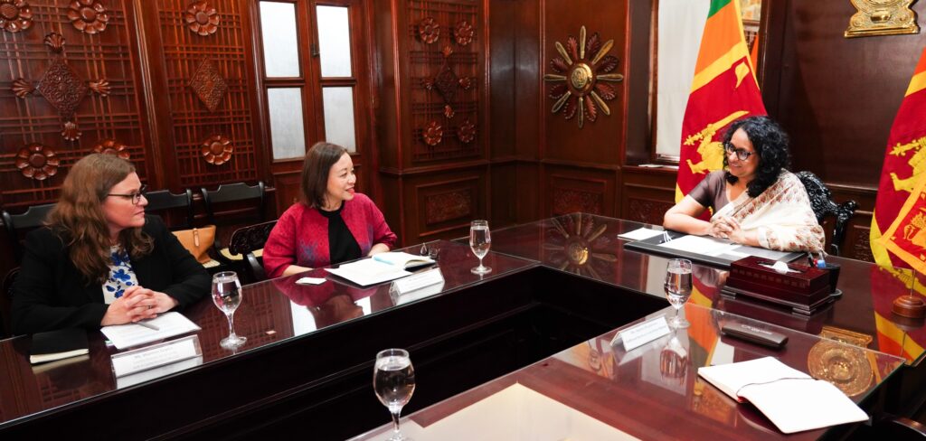 ADB නව අධ්යක්ෂවරිය සහ අග්රාමාත්යතුමිය අතර හමුවක් 631315861 1349191903916480 7188704557119835161 n