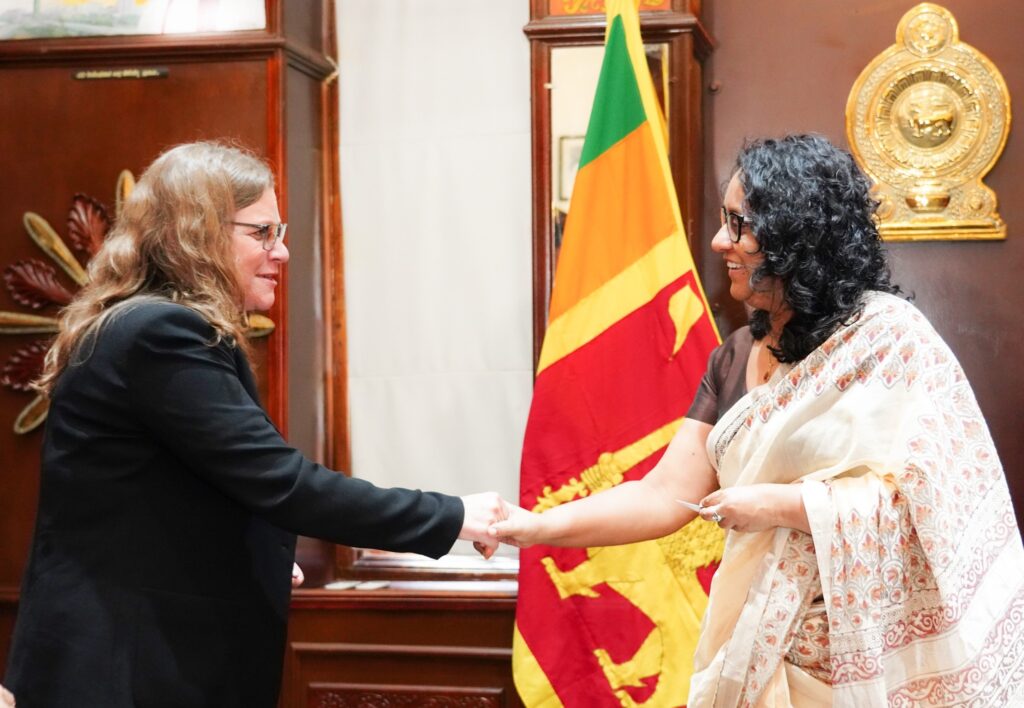 ADB නව අධ්යක්ෂවරිය සහ අග්රාමාත්යතුමිය අතර හමුවක් 631385857 1349191947249809 7470655449948870158 n