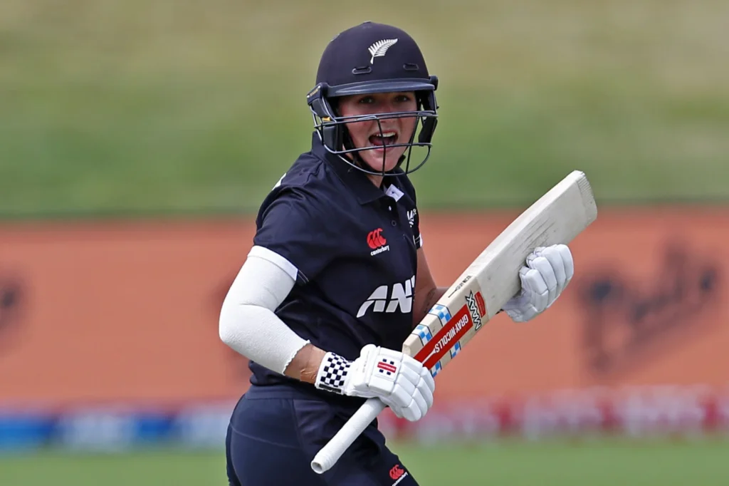 නවසීලන්ත ක්රිකට් කණ්ඩායමේ නව නායිකාව වූ 25 හැවිරිදි සුරූපී Amelia Kerr wp12093570