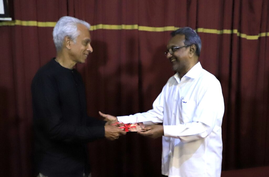 ‘මා අකමැතිව සිටි ජේආර්‘ කැමැත්තෙන්ම ජනගත වෙයි. 657364440 1462782185288532 8857409355629779154 n