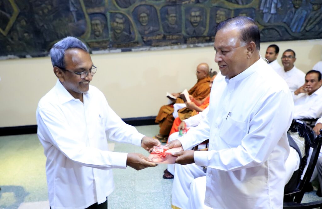 ‘මා අකමැතිව සිටි ජේආර්‘ කැමැත්තෙන්ම ජනගත වෙයි. 659939574 1462782088621875 5079010108855967729 n