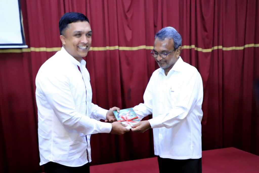 ‘මා අකමැතිව සිටි ජේආර්‘ කැමැත්තෙන්ම ජනගත වෙයි. 661688522 1462781985288552 7314607915390476289 n