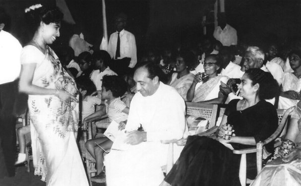 'මම අකමැති ජේආර්': දේශපාලනයේ සංකීර්ණතා හෙලිකරන කෘතිය pic 5